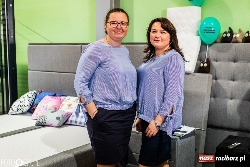 Zdjęcie w galerii na portalu naszraciborz.pl: Stoiska rozstawione, grille rozpalone, scena pełna gwiazd. Ruszyła 19. Eko-Wystawa w Pietrowicach Wielkich wiadomości z regionu