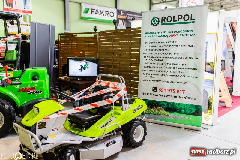 Zdjęcie w galerii na portalu naszraciborz.pl: Stoiska rozstawione, grille rozpalone, scena pełna gwiazd. Ruszyła 19. Eko-Wystawa w Pietrowicach Wielkich wiadomości z regionu