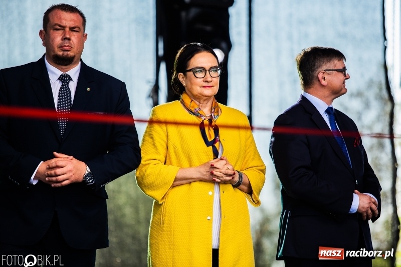 Zdjęcie w galerii na portalu naszraciborz.pl: Stoiska rozstawione, grille rozpalone, scena pełna gwiazd. Ruszyła 19. Eko-Wystawa w Pietrowicach Wielkich wiadomości z regionu