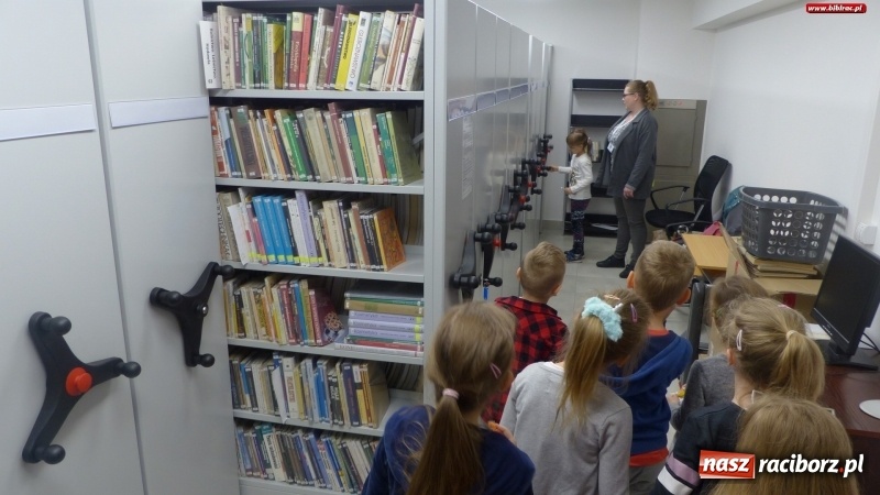 Zdjęcie w galerii na portalu naszraciborz.pl: Dzień otwarty, czyli biblioteka od kuchni  wiadomości z regionu