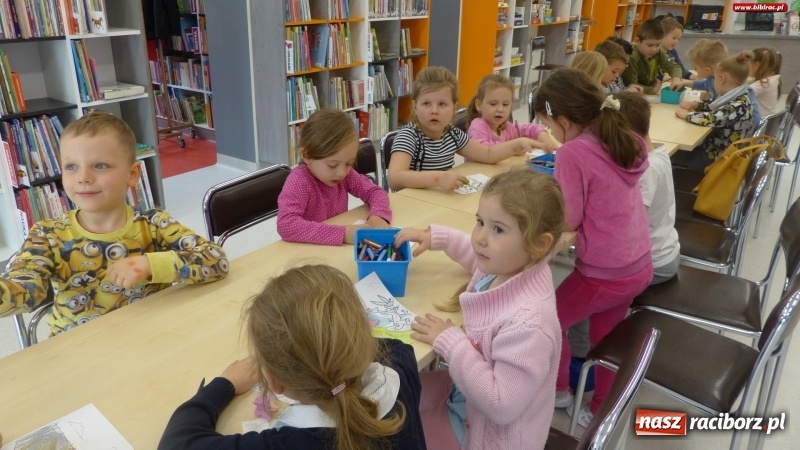 Zdjęcie w galerii na portalu naszraciborz.pl: Dzień otwarty, czyli biblioteka od kuchni  wiadomości z regionu