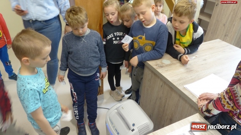 Zdjęcie w galerii na portalu naszraciborz.pl: Dzień otwarty, czyli biblioteka od kuchni  wiadomości z regionu