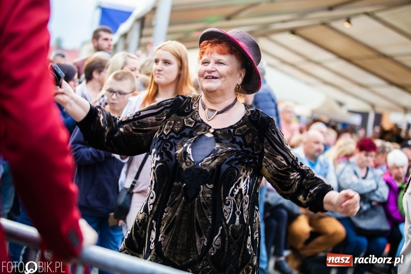 Zdjęcie w galerii na portalu naszraciborz.pl: TOBY gwiazdą pierwszego dnia pietrowickiej Eko-Wystawy wiadomości z regionu