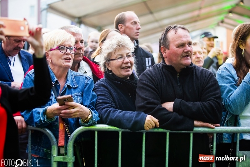 Zdjęcie w galerii na portalu naszraciborz.pl: TOBY gwiazdą pierwszego dnia pietrowickiej Eko-Wystawy wiadomości z regionu