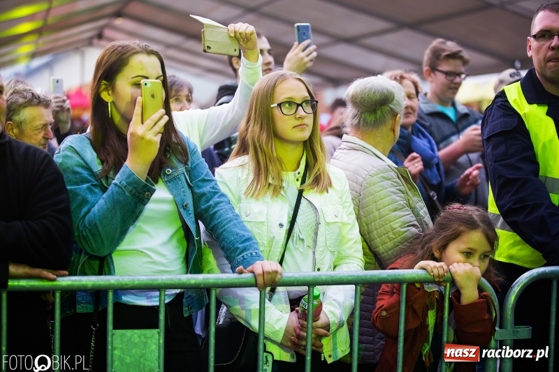 Zdjęcie w galerii na portalu naszraciborz.pl: TOBY gwiazdą pierwszego dnia pietrowickiej Eko-Wystawy wiadomości z regionu