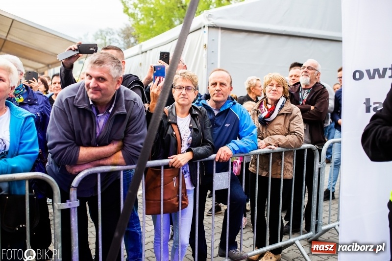 Zdjęcie w galerii na portalu naszraciborz.pl: TOBY gwiazdą pierwszego dnia pietrowickiej Eko-Wystawy wiadomości z regionu