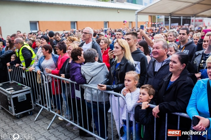 Zdjęcie w galerii na portalu naszraciborz.pl: TOBY gwiazdą pierwszego dnia pietrowickiej Eko-Wystawy wiadomości z regionu