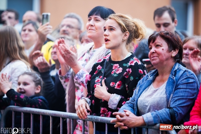 Zdjęcie w galerii na portalu naszraciborz.pl: TOBY gwiazdą pierwszego dnia pietrowickiej Eko-Wystawy wiadomości z regionu