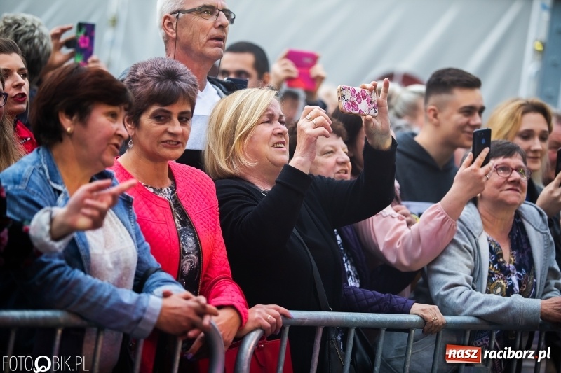 Zdjęcie w galerii na portalu naszraciborz.pl: TOBY gwiazdą pierwszego dnia pietrowickiej Eko-Wystawy wiadomości z regionu