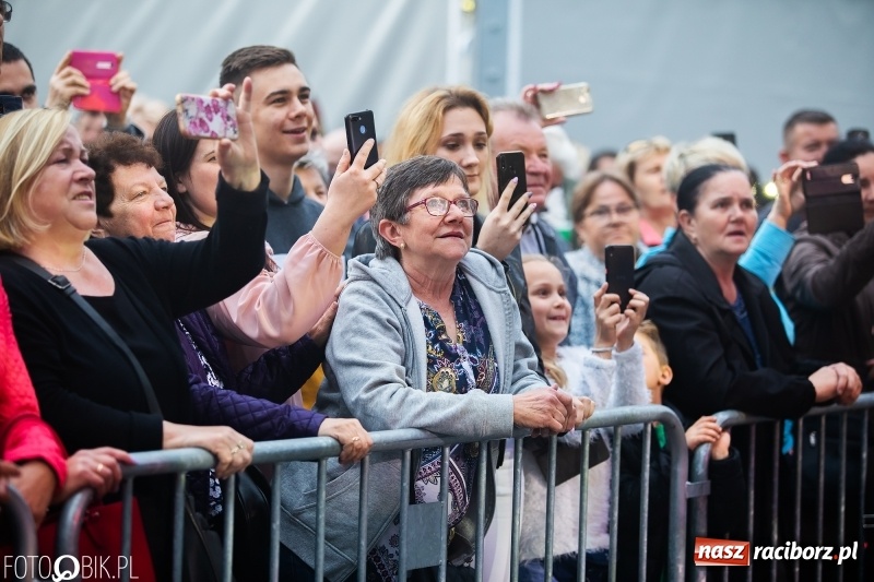 Zdjęcie w galerii na portalu naszraciborz.pl: TOBY gwiazdą pierwszego dnia pietrowickiej Eko-Wystawy wiadomości z regionu