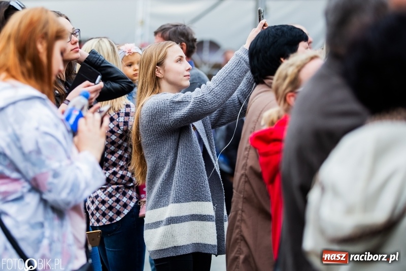 Zdjęcie w galerii na portalu naszraciborz.pl: TOBY gwiazdą pierwszego dnia pietrowickiej Eko-Wystawy wiadomości z regionu