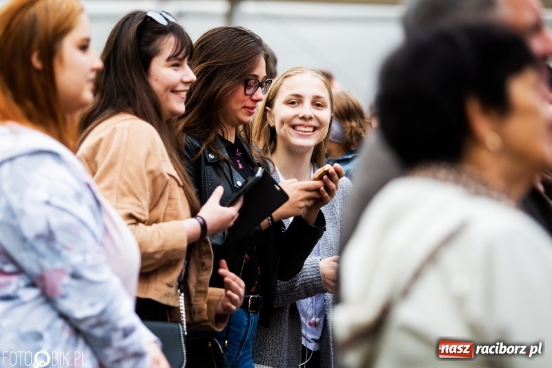 Zdjęcie w galerii na portalu naszraciborz.pl: TOBY gwiazdą pierwszego dnia pietrowickiej Eko-Wystawy wiadomości z regionu