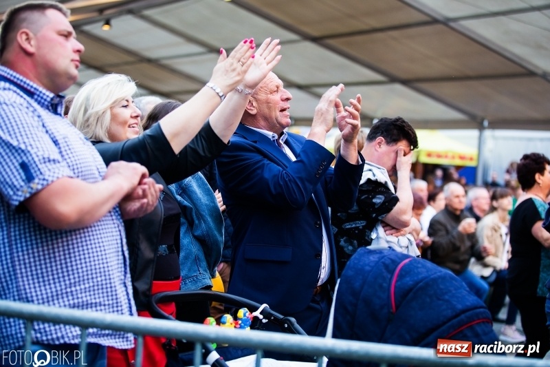 Zdjęcie w galerii na portalu naszraciborz.pl: TOBY gwiazdą pierwszego dnia pietrowickiej Eko-Wystawy wiadomości z regionu