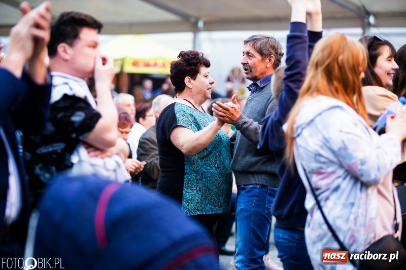 Zdjęcie w galerii na portalu naszraciborz.pl: TOBY gwiazdą pierwszego dnia pietrowickiej Eko-Wystawy wiadomości z regionu