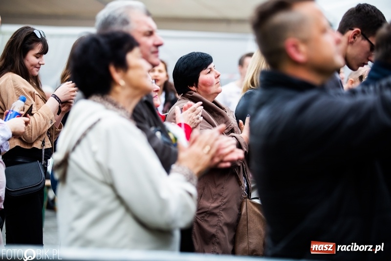 Zdjęcie w galerii na portalu naszraciborz.pl: TOBY gwiazdą pierwszego dnia pietrowickiej Eko-Wystawy wiadomości z regionu
