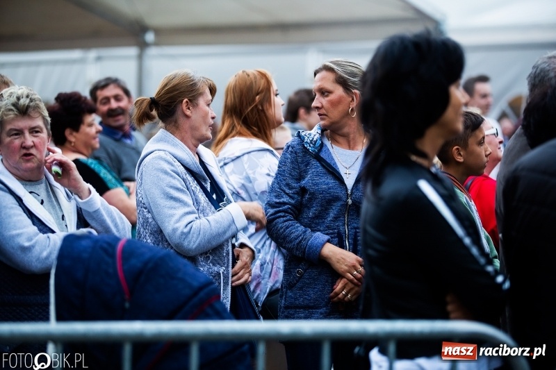 Zdjęcie w galerii na portalu naszraciborz.pl: TOBY gwiazdą pierwszego dnia pietrowickiej Eko-Wystawy wiadomości z regionu