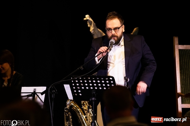 Zdjęcie w galerii na portalu naszraciborz.pl: Promocja kolejnego numeru Almanachu Prowincjonalnego w RCK wiadomości z regionu