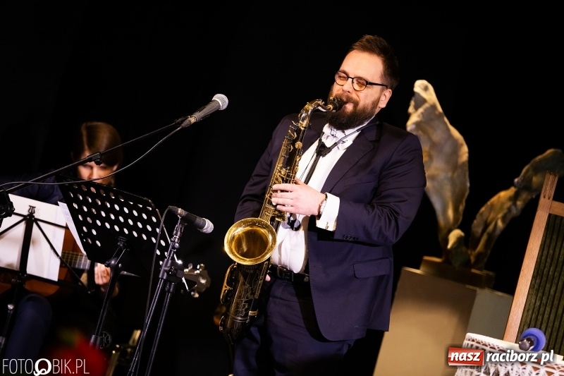 Zdjęcie w galerii na portalu naszraciborz.pl: Promocja kolejnego numeru Almanachu Prowincjonalnego w RCK wiadomości z regionu