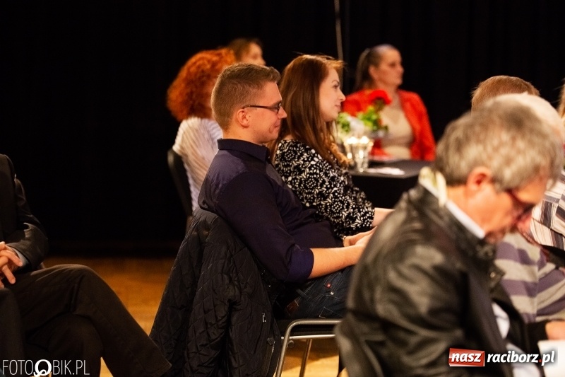 Zdjęcie w galerii na portalu naszraciborz.pl: Promocja kolejnego numeru Almanachu Prowincjonalnego w RCK wiadomości z regionu