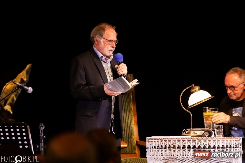 Zdjęcie w galerii na portalu naszraciborz.pl: Promocja kolejnego numeru Almanachu Prowincjonalnego w RCK wiadomości z regionu