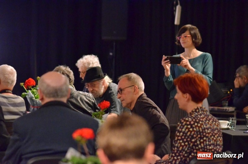 Zdjęcie w galerii na portalu naszraciborz.pl: Promocja kolejnego numeru Almanachu Prowincjonalnego w RCK wiadomości z regionu