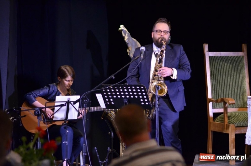 Zdjęcie w galerii na portalu naszraciborz.pl: Promocja kolejnego numeru Almanachu Prowincjonalnego w RCK wiadomości z regionu