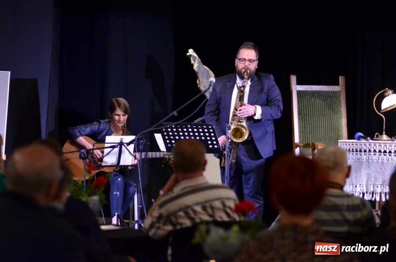 Zdjęcie w galerii na portalu naszraciborz.pl: Promocja kolejnego numeru Almanachu Prowincjonalnego w RCK wiadomości z regionu