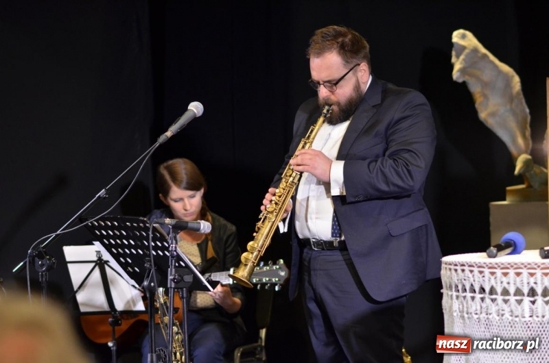 Zdjęcie w galerii na portalu naszraciborz.pl: Promocja kolejnego numeru Almanachu Prowincjonalnego w RCK wiadomości z regionu