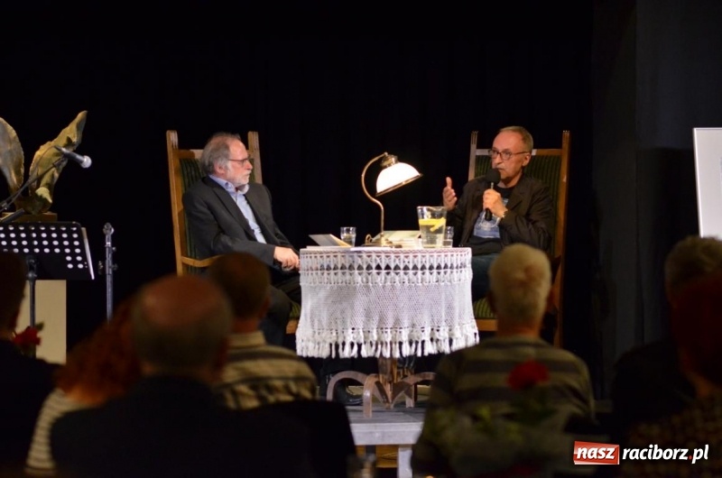 Zdjęcie w galerii na portalu naszraciborz.pl: Promocja kolejnego numeru Almanachu Prowincjonalnego w RCK wiadomości z regionu