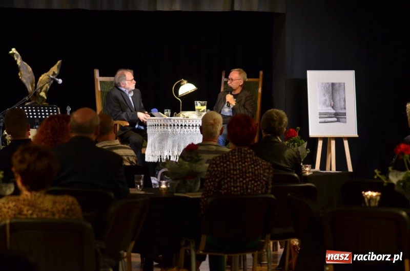 Zdjęcie w galerii na portalu naszraciborz.pl: Promocja kolejnego numeru Almanachu Prowincjonalnego w RCK wiadomości z regionu