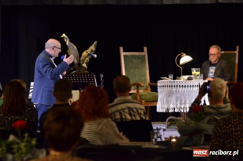 Zdjęcie w galerii na portalu naszraciborz.pl: Promocja kolejnego numeru Almanachu Prowincjonalnego w RCK wiadomości z regionu