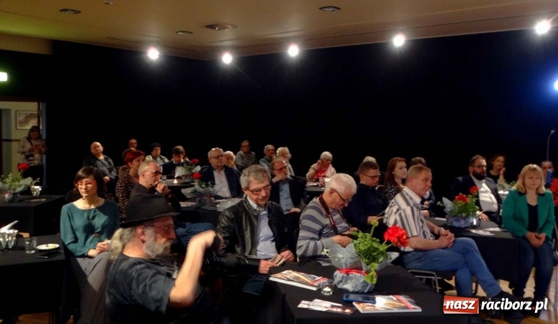 Zdjęcie w galerii na portalu naszraciborz.pl: Promocja kolejnego numeru Almanachu Prowincjonalnego w RCK wiadomości z regionu