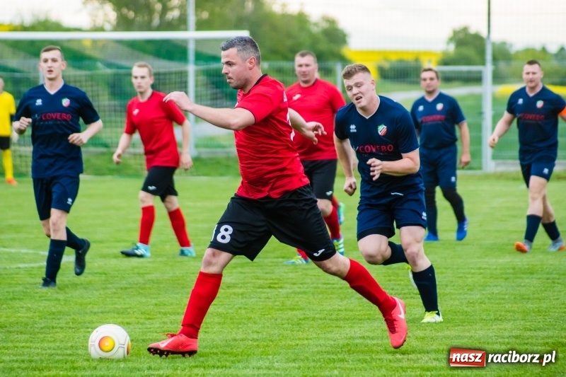 Zdjęcie w galerii na portalu naszraciborz.pl: C klasa. Emocjonujące spotkanie w Bolesławiu. Ruch górą [FOTO] wiadomości z regionu