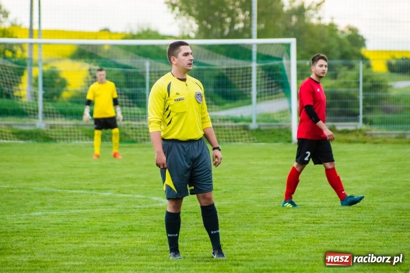 Zdjęcie w galerii na portalu naszraciborz.pl: C klasa. Emocjonujące spotkanie w Bolesławiu. Ruch górą [FOTO] wiadomości z regionu