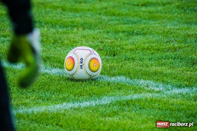 Zdjęcie w galerii na portalu naszraciborz.pl: C klasa. Emocjonujące spotkanie w Bolesławiu. Ruch górą [FOTO] wiadomości z regionu