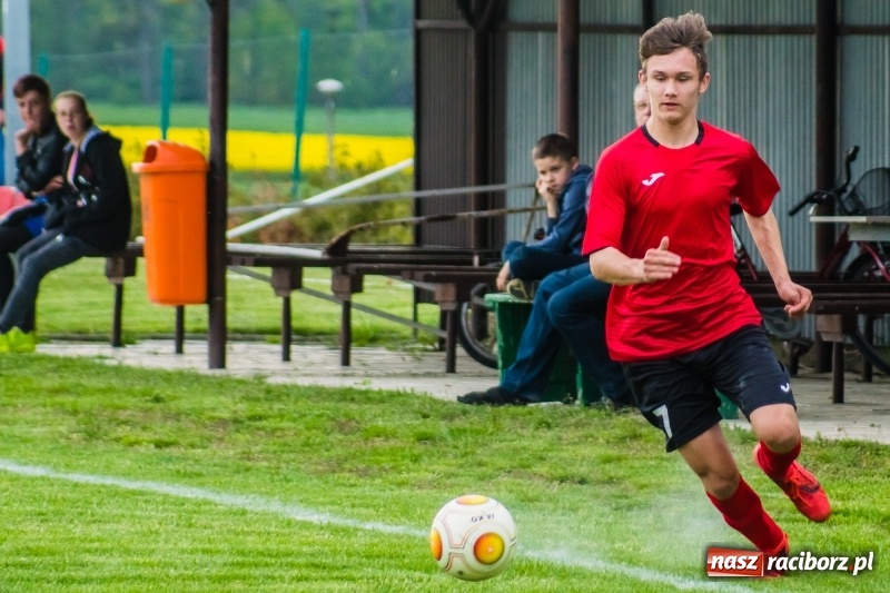 Zdjęcie w galerii na portalu naszraciborz.pl: C klasa. Emocjonujące spotkanie w Bolesławiu. Ruch górą [FOTO] wiadomości z regionu