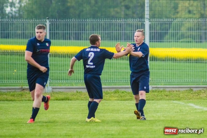 Zdjęcie w galerii na portalu naszraciborz.pl: C klasa. Emocjonujące spotkanie w Bolesławiu. Ruch górą [FOTO] wiadomości z regionu