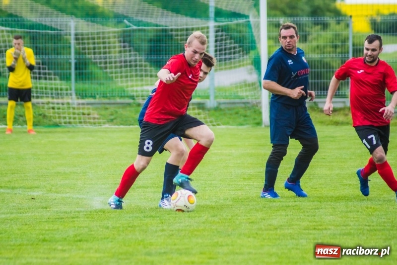 Zdjęcie w galerii na portalu naszraciborz.pl: C klasa. Emocjonujące spotkanie w Bolesławiu. Ruch górą [FOTO] wiadomości z regionu