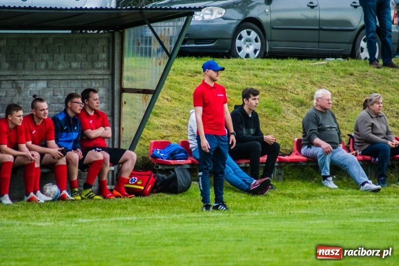 Zdjęcie w galerii na portalu naszraciborz.pl: C klasa. Emocjonujące spotkanie w Bolesławiu. Ruch górą [FOTO] wiadomości z regionu