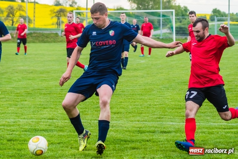 Zdjęcie w galerii na portalu naszraciborz.pl: C klasa. Emocjonujące spotkanie w Bolesławiu. Ruch górą [FOTO] wiadomości z regionu
