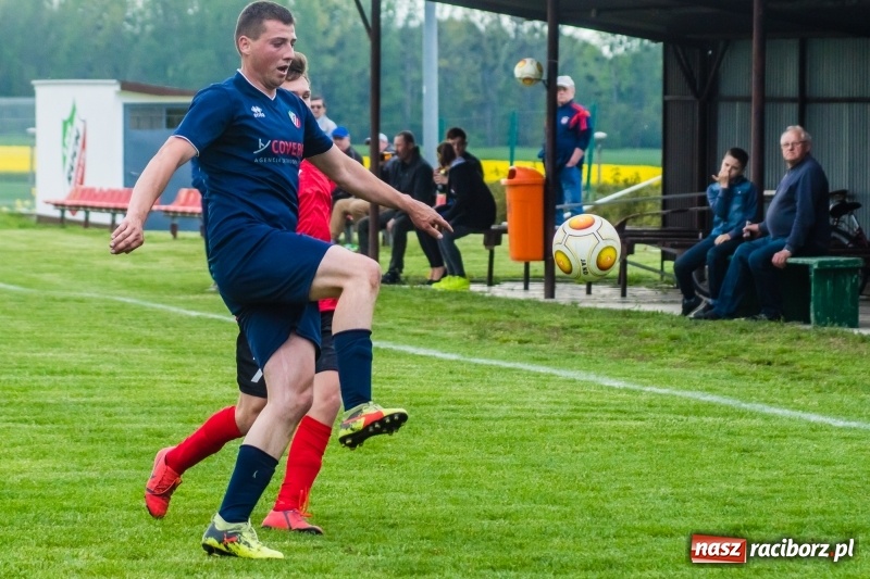 Zdjęcie w galerii na portalu naszraciborz.pl: C klasa. Emocjonujące spotkanie w Bolesławiu. Ruch górą [FOTO] wiadomości z regionu