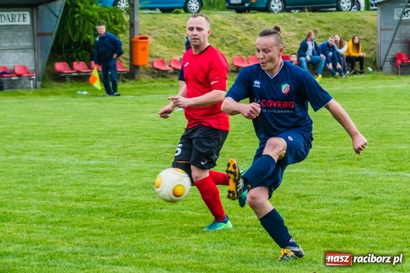 Zdjęcie w galerii na portalu naszraciborz.pl: C klasa. Emocjonujące spotkanie w Bolesławiu. Ruch górą [FOTO] wiadomości z regionu