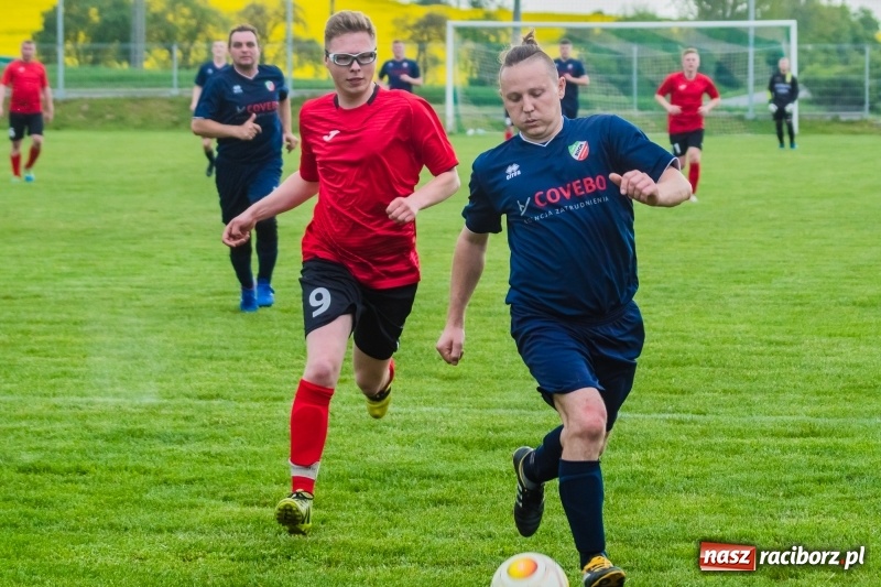 Zdjęcie w galerii na portalu naszraciborz.pl: C klasa. Emocjonujące spotkanie w Bolesławiu. Ruch górą [FOTO] wiadomości z regionu