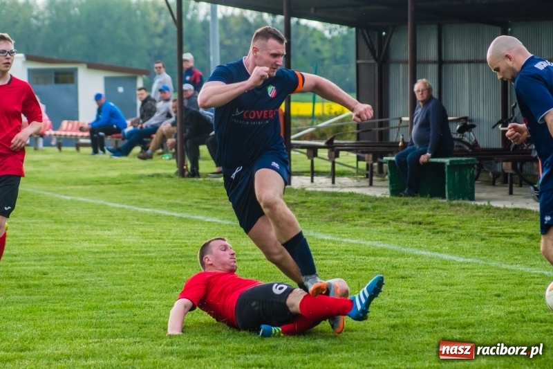 Zdjęcie w galerii na portalu naszraciborz.pl: C klasa. Emocjonujące spotkanie w Bolesławiu. Ruch górą [FOTO] wiadomości z regionu