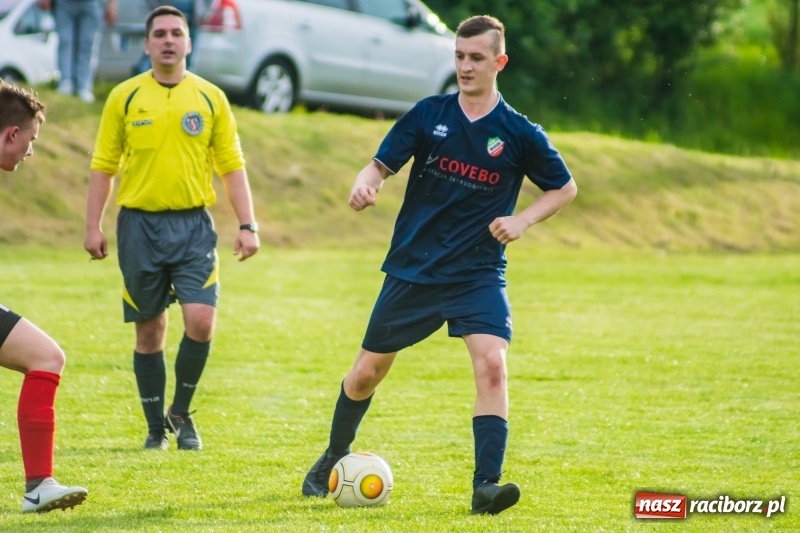 Zdjęcie w galerii na portalu naszraciborz.pl: C klasa. Emocjonujące spotkanie w Bolesławiu. Ruch górą [FOTO] wiadomości z regionu