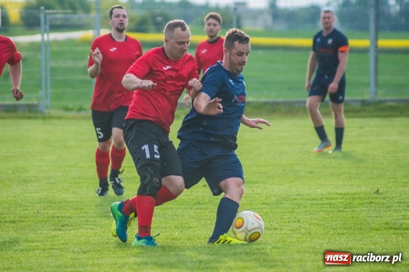 Zdjęcie w galerii na portalu naszraciborz.pl: C klasa. Emocjonujące spotkanie w Bolesławiu. Ruch górą [FOTO] wiadomości z regionu