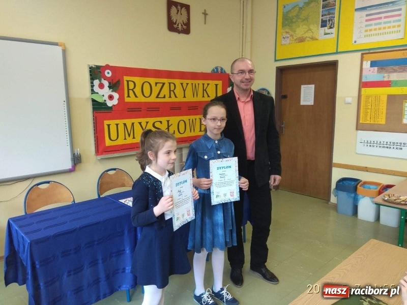 Zdjęcie w galerii na portalu naszraciborz.pl: Mistrz rozrywek umysłowych - III Powiatowy Konkurs  dla klas II w SP18 wiadomości z regionu