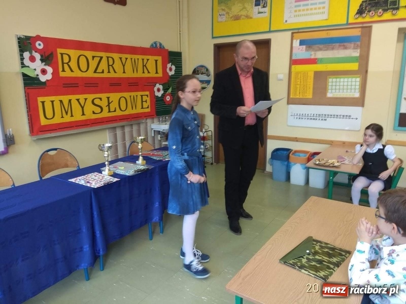 Zdjęcie w galerii na portalu naszraciborz.pl: Mistrz rozrywek umysłowych - III Powiatowy Konkurs  dla klas II w SP18 wiadomości z regionu