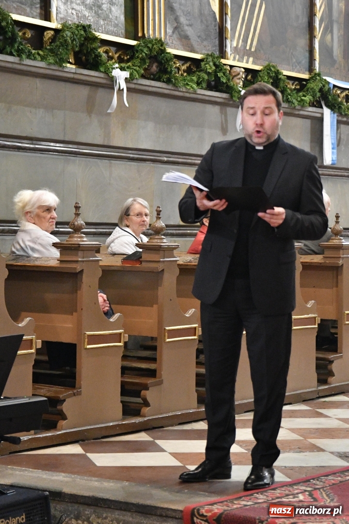 Zdjęcie w galerii na portalu naszraciborz.pl: Servi Domini Cantores wystąpili w świątyni farnej [FOTO]  wiadomości z regionu