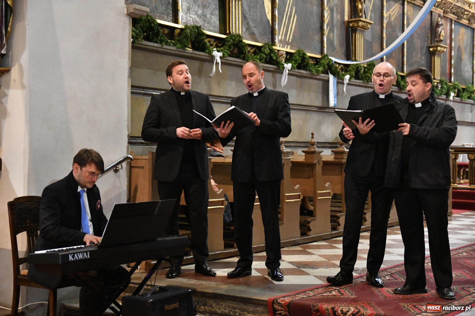 Zdjęcie w galerii na portalu naszraciborz.pl: Servi Domini Cantores wystąpili w świątyni farnej [FOTO]  wiadomości z regionu